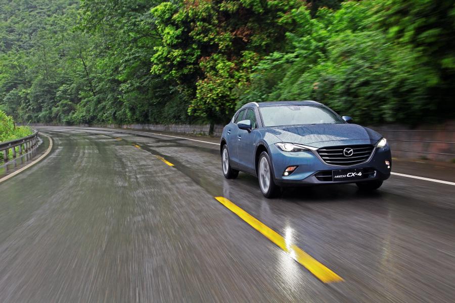  Mazda CX-4 2016 года  (фото 27 из 38)